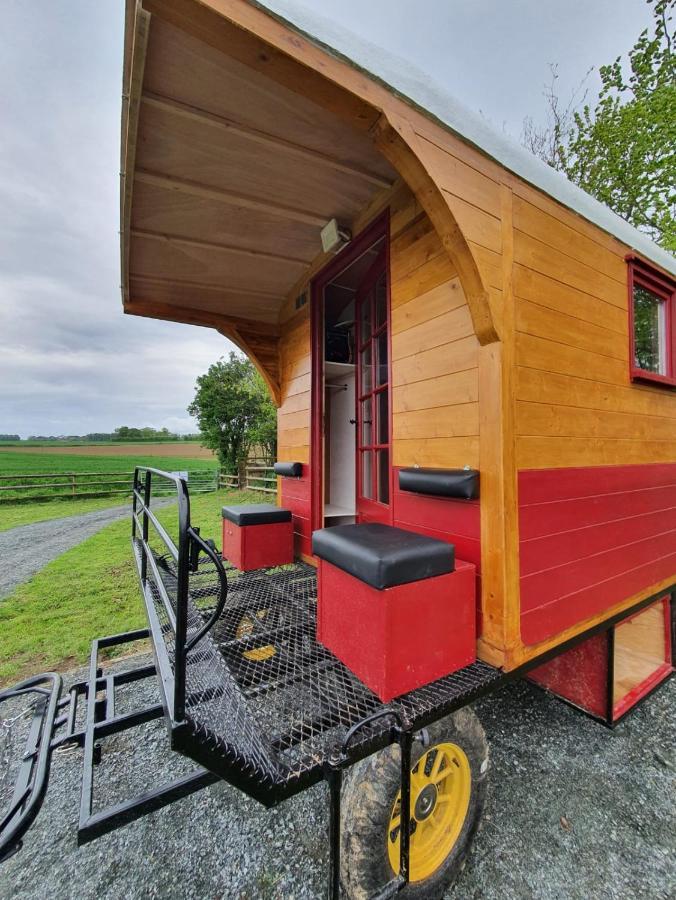 Veritable Roulotte Hippomobile "La Bailleul" Mentheville Buitenkant foto